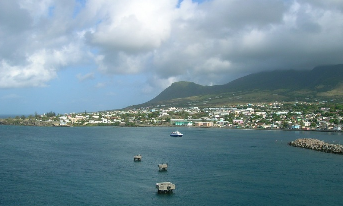 圣基茨和塞浦路斯哪个本护照更容易办理？