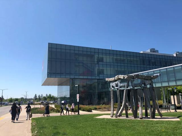 加拿大BC省VS安省，哪处更适合中国人移民？