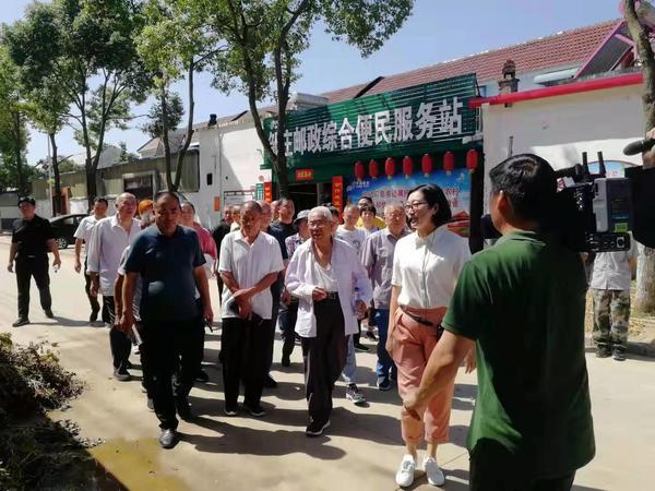 渠首淅川喜迎外迁移民 中秋节返乡共话团圆