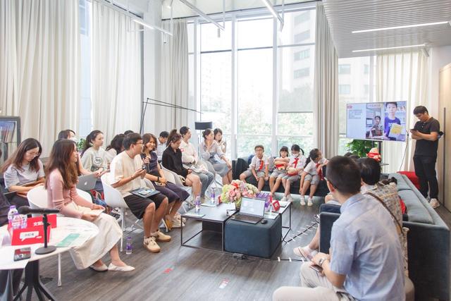 在数字时代，家长作为“移民”如何教养“土生土长”的娃？