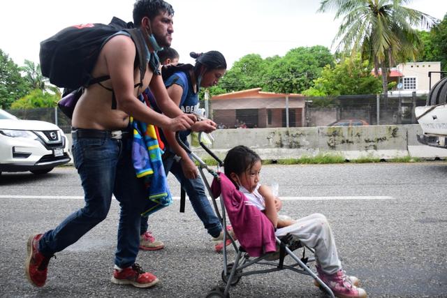 穿越危险丛林北上赴美移民儿童激增