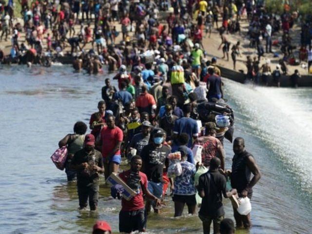 美政府内部文件泄露！16万非法移民被顺利放进美国，拜登这次难说清