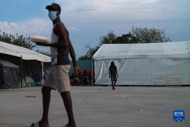 直击：移民滞留美墨边境