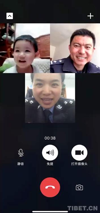 移民管理警察“夫妻档”的别样春节